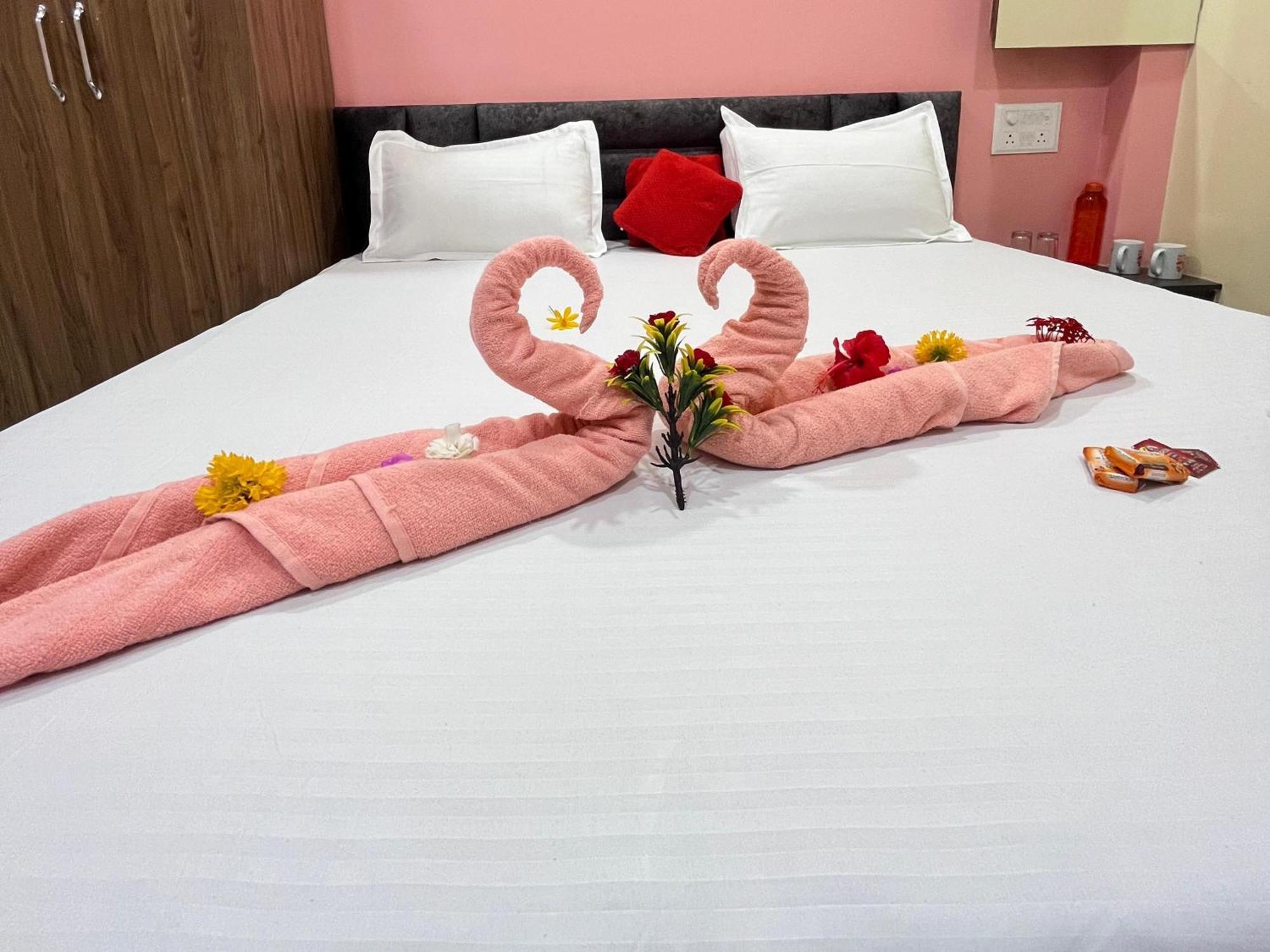 Jai Swaminarayan Delux Homestay Garudeshwar Eksteriør bilde
