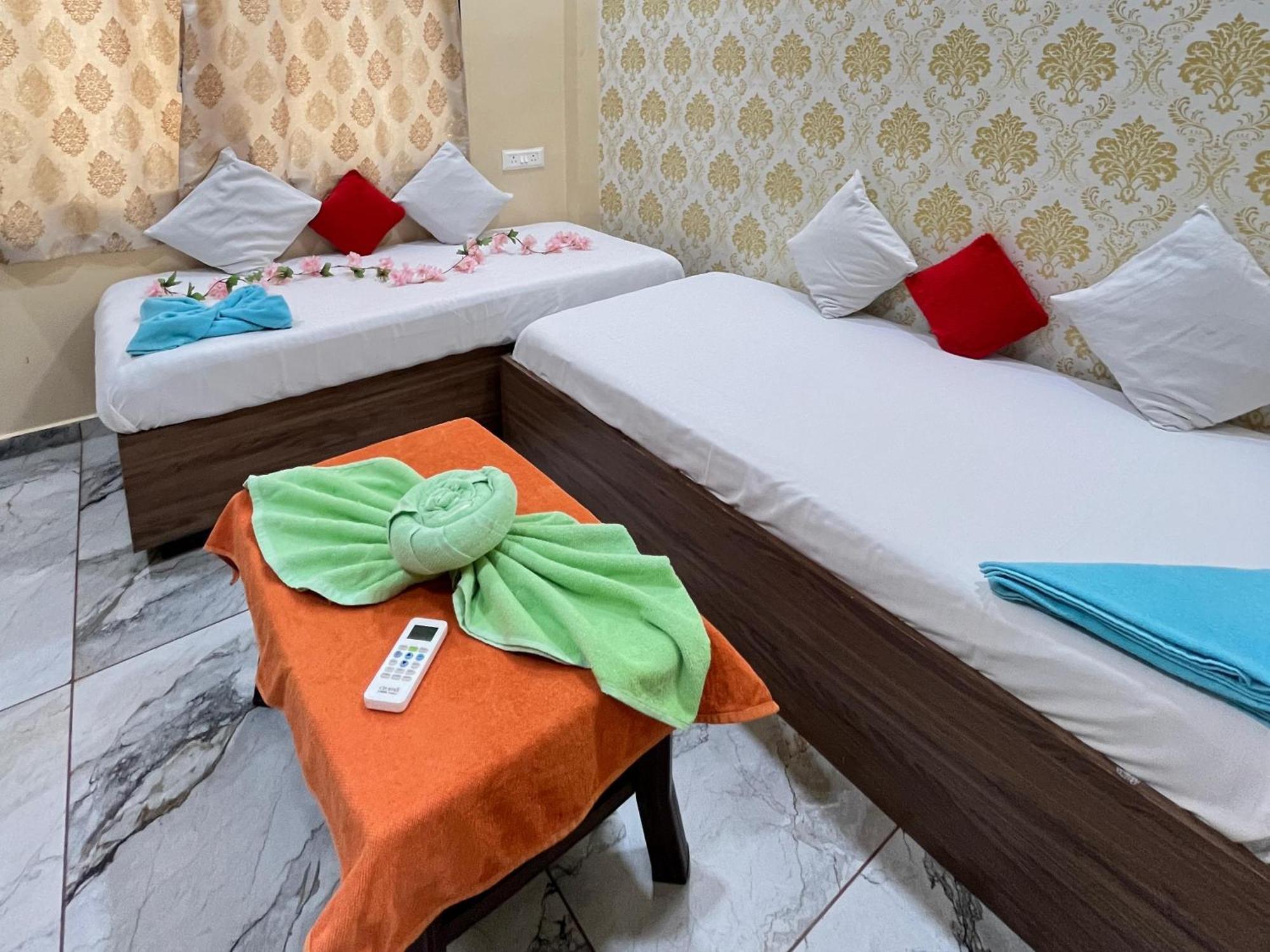 Jai Swaminarayan Delux Homestay Garudeshwar Eksteriør bilde